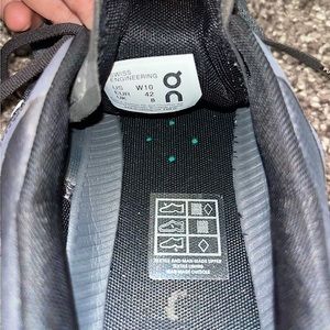 On cloud shoes size 10 Women’s!